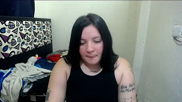 Snapshot of shopyymessyy chatting on April 29, 2026, 8:37 pm shopyymessyy online show from April 29, 2026, 8:37 pm