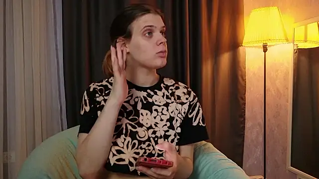 Snapshot of KIKI_Krash chatting on March 3, 2026, 10:55 am KIKI Krash online show from March 3, 2026, 10:55 am