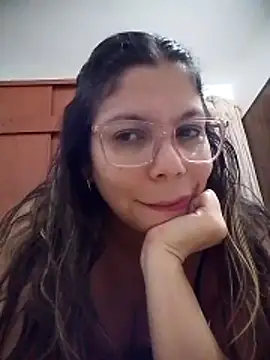 Snapshot of Carliina_Soussa chatting on May 4, 2026, 11:51 pm Carliina Soussa online show from May 4, 2026, 11:51 pm
