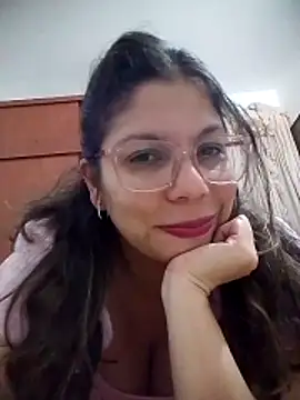Snapshot of Carliina_Soussa chatting on April 21, 2026, 11:33 pm Carliina Soussa online show from April 21, 2026, 11:33 pm