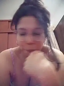 Snapshot of Carliina_Soussa chatting on May 25, 2026, 12:54 am Carliina Soussa online show from May 25, 2026, 12:54 am