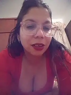Snapshot of Carliina_Soussa chatting on May 28, 2026, 12:07 am Carliina Soussa online show from May 28, 2026, 12:07 am