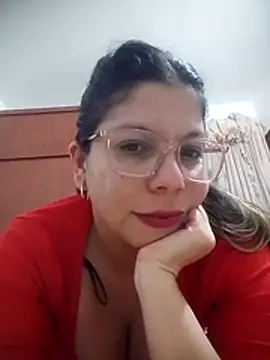 Snapshot of Carliina_Soussa chatting on April 22, 2026, 11:33 pm Carliina Soussa online show from April 22, 2026, 11:33 pm