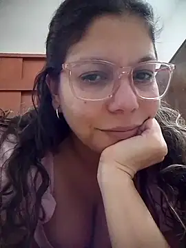 Snapshot of Carliina_Soussa chatting on May 12, 2026, 10:27 pm Carliina Soussa online show from May 12, 2026, 10:27 pm