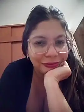Snapshot of Carliina_Soussa chatting on May 6, 2026, 10:47 pm Carliina Soussa online show from May 6, 2026, 10:47 pm