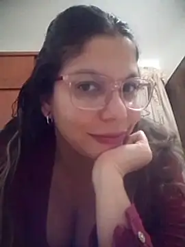 Snapshot of Carliina_Soussa chatting on May 17, 2026, 12:32 am Carliina Soussa online show from May 17, 2026, 12:32 am