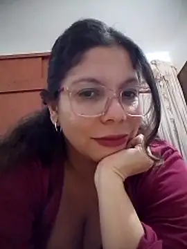 Snapshot of Carliina_Soussa chatting on April 30, 2026, 12:06 am Carliina Soussa online show from April 30, 2026, 12:06 am