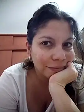 Snapshot of Carliina_Soussa chatting on April 24, 2026, 10:34 pm Carliina Soussa online show from April 24, 2026, 10:34 pm