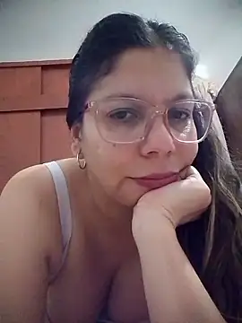 Snapshot of Carliina_Soussa chatting on May 15, 2026, 11:47 pm Carliina Soussa online show from May 15, 2026, 11:47 pm