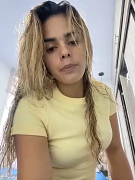 ZoeJohnsoon online show from November 16, 2025, 8:57 pm