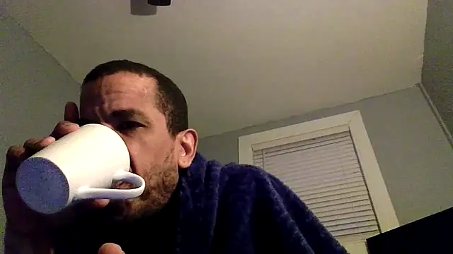 Snapshot of Tjskigh chatting on January 18, 2026, 10:13 pm Tjskigh online show from January 18, 2026, 10:13 pm