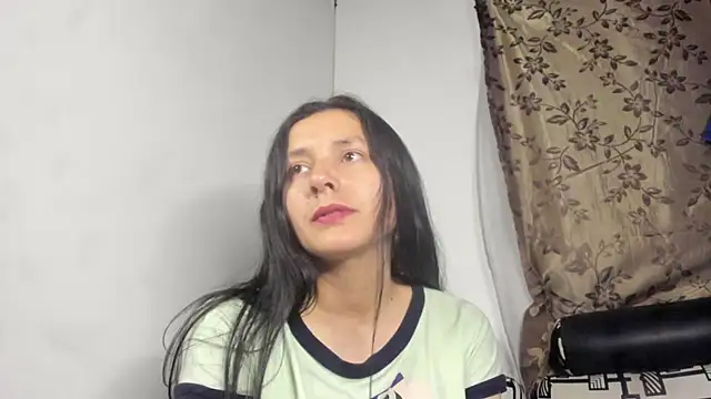 Snapshot of Nathaly_love96 chatting on May 30, 2026, 11:32 pm Nathaly love96 online show from May 30, 2026, 11:32 pm
