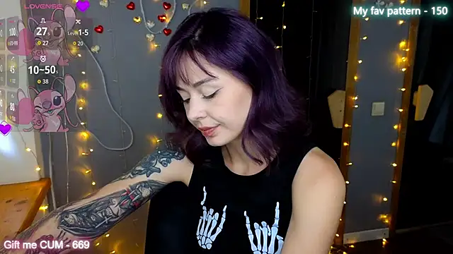 NataliMillers online show from September 10, 2025, 1:32 pm