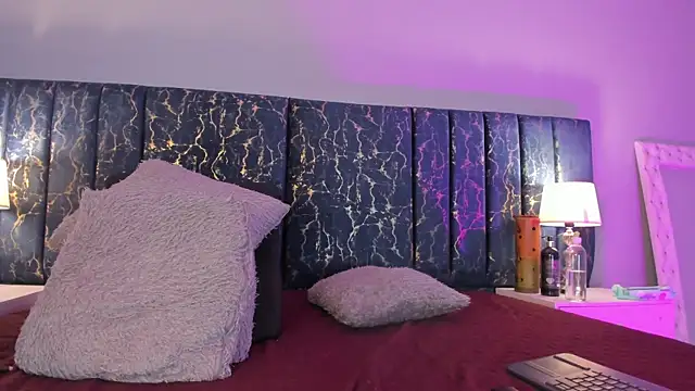 Snapshot of Sophia_Lemos chatting on November 26, 2025, 1:33 pm Sophia Lemos online show from November 26, 2025, 1:33 pm