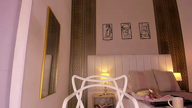 zoe sky  online show from March 6, 2026, 11:38 am