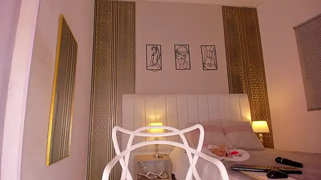 zoe sky  online show from February 12, 2026, 11:43 am