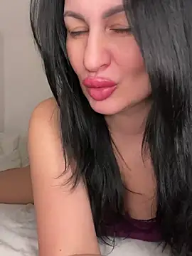 Snapshot of Helena7077 chatting on February 20, 2026, 4:53 am Helena7077 online show from February 20, 2026, 4:53 am