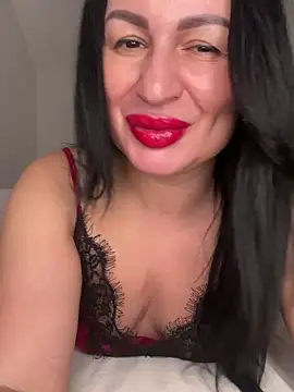 Snapshot of Helena7077 chatting on February 4, 2026, 10:49 pm Helena7077 online show from February 4, 2026, 10:49 pm