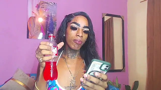 Snapshot of badgirls_cx chatting on November 13, 2025, 8:02 pm badgirls cx online show from November 13, 2025, 8:02 pm