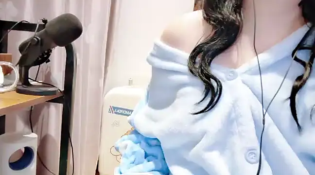 Snapshot of arena1357 chatting on February 11, 2025, 7:38 pm arena1357 online show from February 11, 2025, 7:38 pm