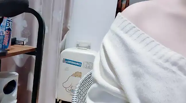 Snapshot of arena1357 chatting on December 1, 2024, 5:18 pm arena1357 online show from December 1, 2024, 5:18 pm