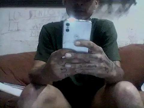 Snapshot of _Dmente_ chatting on September 16, 2025, 4:35 am Dmente online show from September 16, 2025, 4:35 am