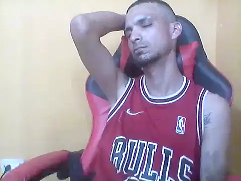 Snapshot of _Dmente_ chatting on October 18, 2025, 6:04 am Dmente online show from October 18, 2025, 6:04 am