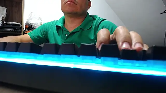 Jhonatan Morales S online show from November 23, 2025, 5:50 am