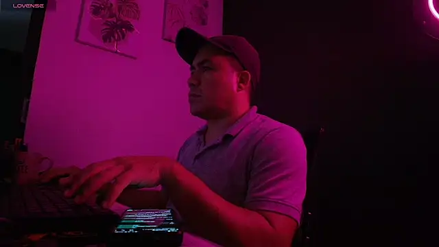 Snapshot of Jhonatan_Morales_S chatting on January 10, 2025, 3:07 am Jhonatan Morales S online show from January 10, 2025, 3:07 am