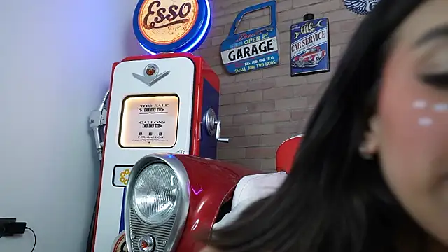 Snapshot of miss_collins chatting on February 25, 2026, 6:08 pm miss collins online show from February 25, 2026, 6:08 pm