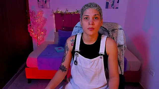 Snapshot of Charlee_pink chatting on October 14, 2025, 11:58 pm Charlee pink online show from October 14, 2025, 11:58 pm