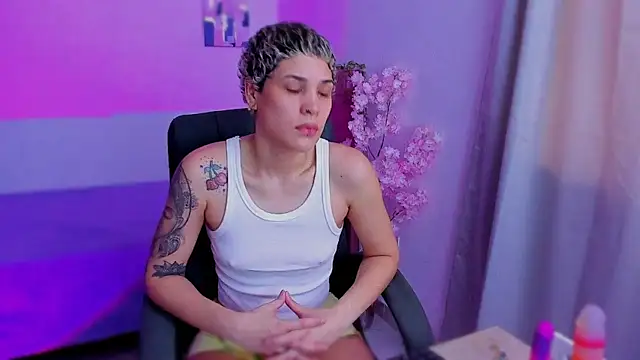 Charlee pink online show from December 1, 2025, 5:36 pm