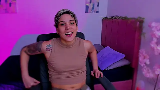 Charlee pink online show from December 3, 2025, 3:51 am