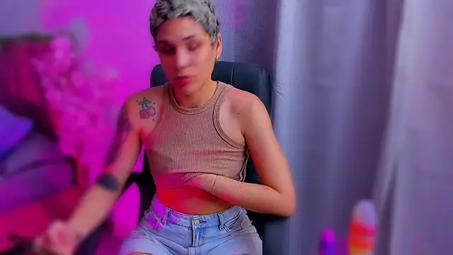 Snapshot of Charlee_pink chatting on November 20, 2025, 3:40 am Charlee pink online show from November 20, 2025, 3:40 am