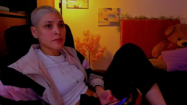 Charlee pink online show from April 6, 2026, 5:08 am