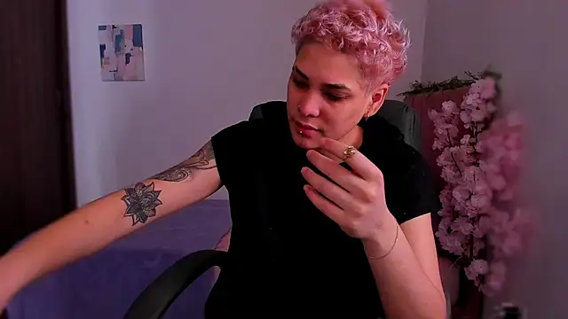 Charlee pink online show from December 17, 2025, 5:29 pm