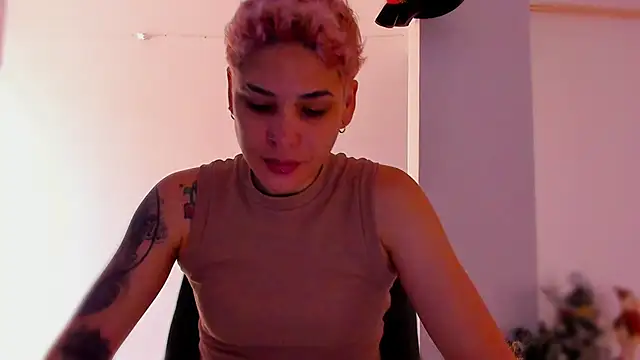 Charlee pink online show from December 21, 2025, 7:48 pm