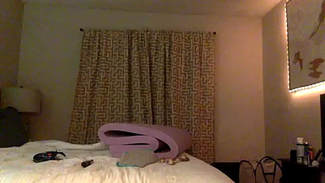 ChillzPnp online show from April 8, 2026, 2:24 am