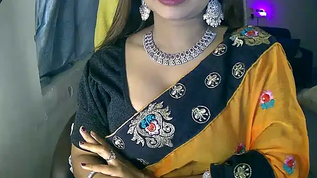 Cute-Tara online show from October 16, 2025, 2:36 pm