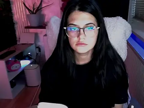 Michellekitty online show from November 29, 2025, 10:59 am