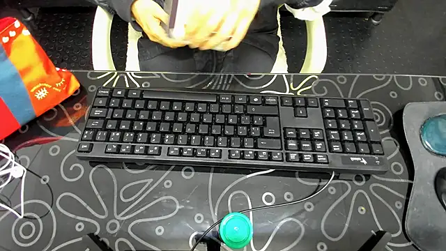 Abrillee1 online show from February 15, 2025, 7:39 pm