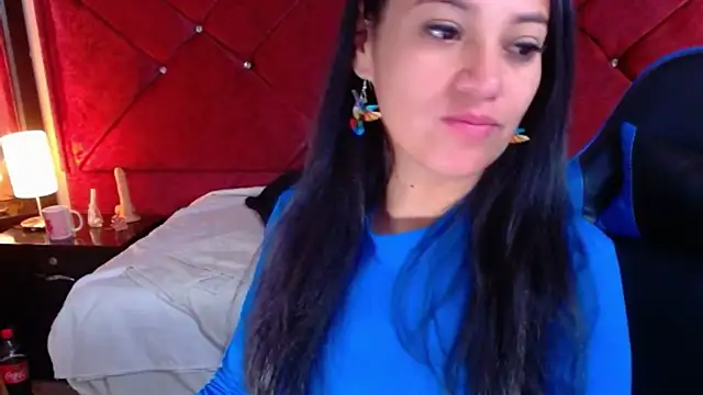 Julietacollins06 online show from February 12, 2026, 1:00 pm