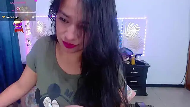 Snapshot of Julietacollins06 chatting on March 18, 2025, 1:23 pm Julietacollins06 online show from March 18, 2025, 1:23 pm