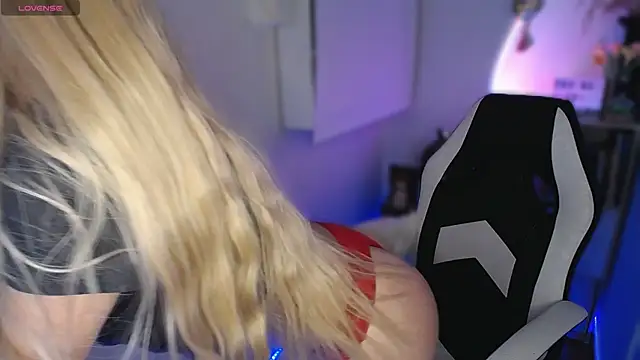 channel blonde a online show from October 15, 2025, 5:06 am