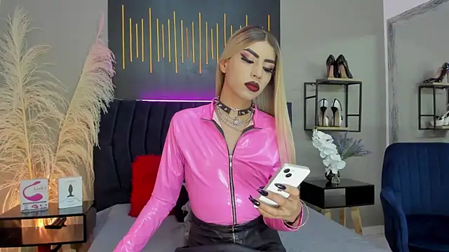 Snapshot of BrianaSchafer chatting on February 10, 2025, 8:31 pm BrianaSchafer online show from February 10, 2025, 8:31 pm