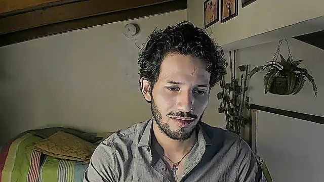 Nicholasrodrii online show from June 11, 2026, 8:50 pm