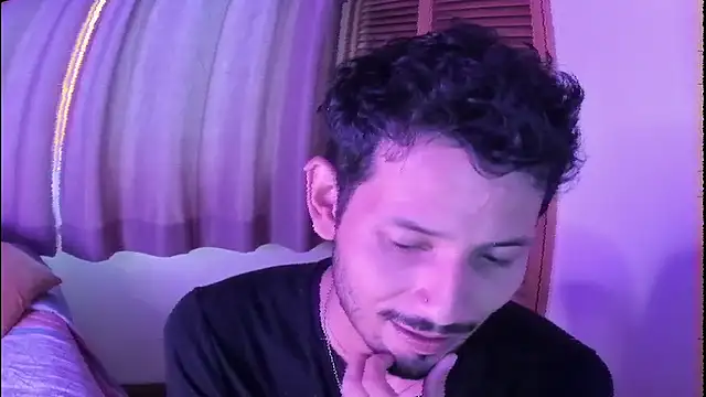 Nicholasrodrii online show from February 25, 2026, 10:31 pm