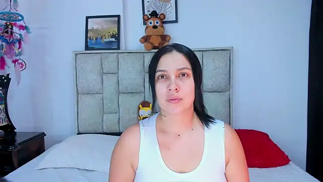 brianaGuzman online show from March 22, 2026, 7:04 pm