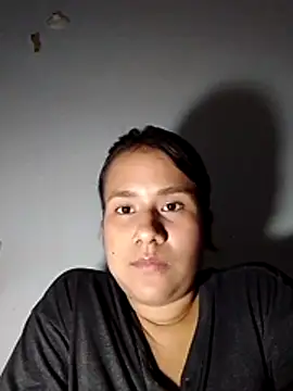 Snapshot of sol_miluna chatting on June 25, 2026, 5:12 am sol miluna online show from June 25, 2026, 5:12 am