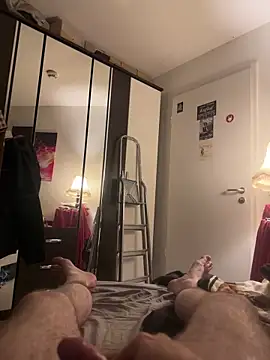 upinsomke1879 online show from October 24, 2025, 5:12 pm